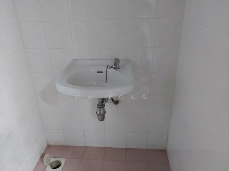 Shop / Office for Rent in Kelana Jaya (Petaling Jaya) - CW Kong - Bathroom - PropertyGuru.com.my