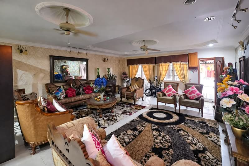 Rumah Teres 2 Tingkat untuk Dijual di Seksyen 3 (Bangi) - Nor Azdlin Adnan - Living Room - PropertyGuru.com.my
