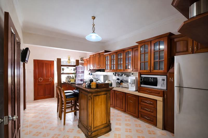 Rumah Teres 2 Tingkat untuk Dijual di Seksyen 3 (Bangi) - Nor Azdlin Adnan - Kitchen - PropertyGuru.com.my