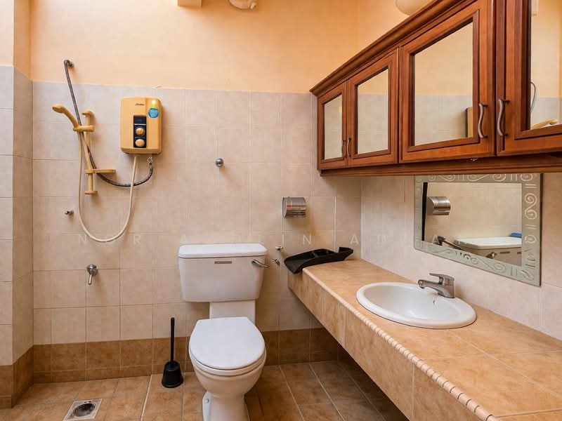 Rumah Teres 2 Tingkat untuk Dijual di Seksyen 3 (Bangi) - Nor Azdlin Adnan - Bathroom - PropertyGuru.com.my