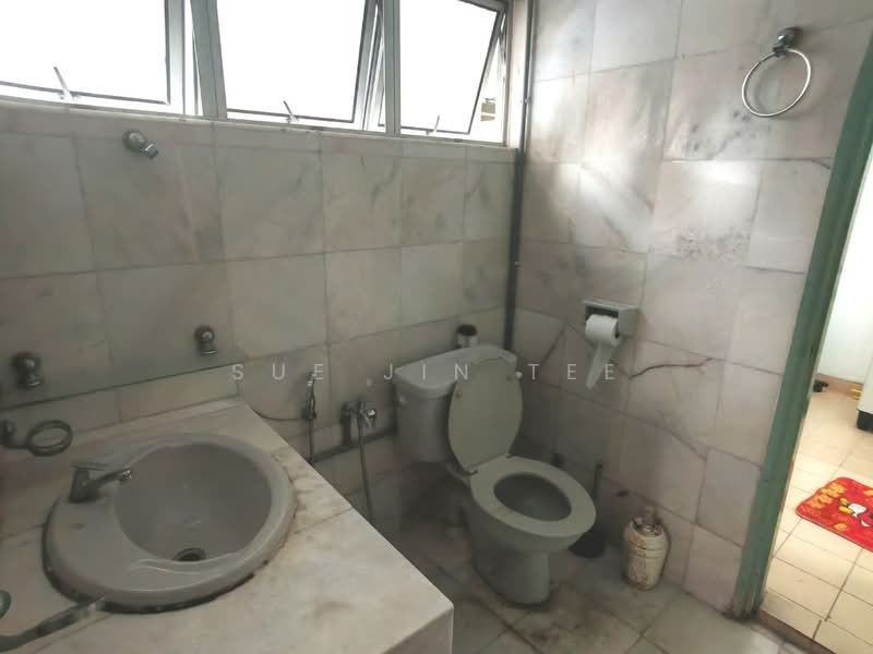 Condominium for Rent at Pelita Indah - Sue Jin Tee - Bathroom - PropertyGuru.com.my