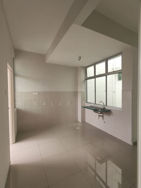 Rumah Berkembar untuk Dijual di Kulai (Johor) - Sally Tan - Kitchen - PropertyGuru.com.my
