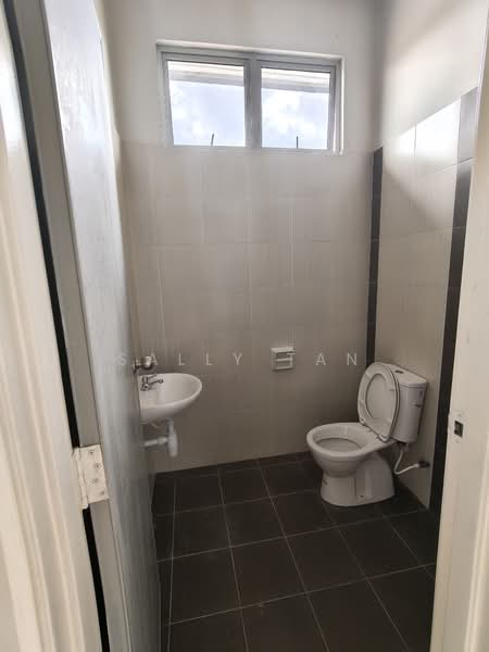 Rumah Berkembar untuk Dijual di Kulai (Johor) - Sally Tan - Bathroom - PropertyGuru.com.my