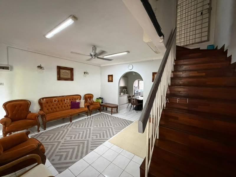 2-storey Terraced House for Sale in Puchong (Selangor) - Mohamad Hanafi - Living Room - PropertyGuru.com.my