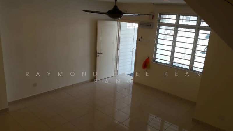 Townhouse for Rent in Taman Alam Putra (Seri Kembangan) - Raymond Chee Kean Pang - Living Room - PropertyGuru.com.my