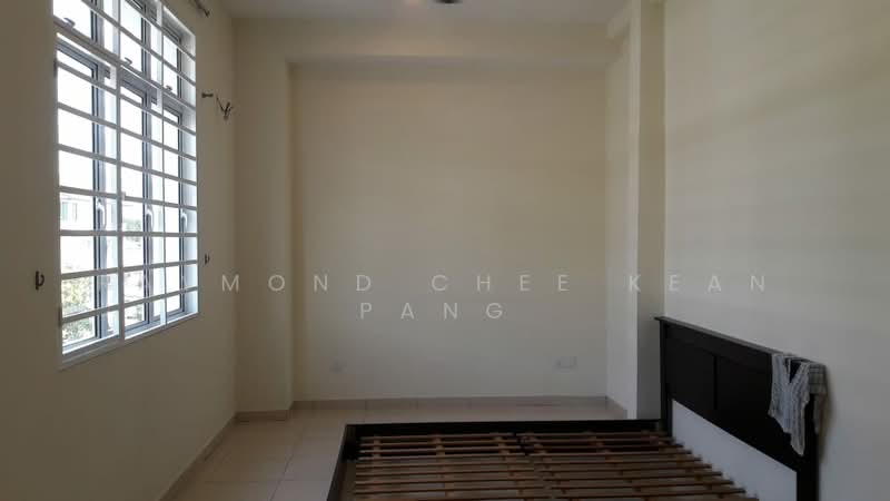 Townhouse for Rent in Taman Alam Putra (Seri Kembangan) - Raymond Chee Kean Pang - Bedroom - PropertyGuru.com.my