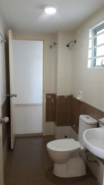 Townhouse for Rent in Taman Alam Putra (Seri Kembangan) - Raymond Chee Kean Pang - Bathroom - PropertyGuru.com.my