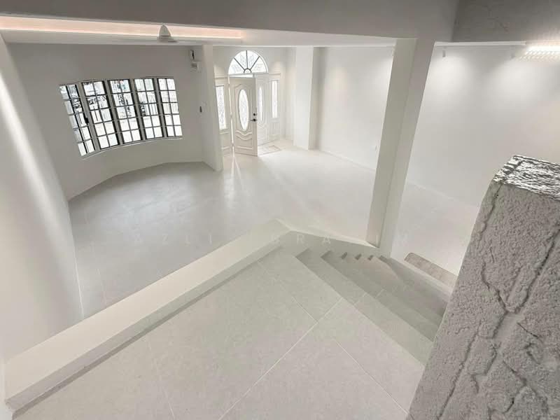 2-storey Terraced House for Sale in Taman Seri Merdeka (Ampang) - Azli Ibrahim - Entrance - PropertyGuru.com.my