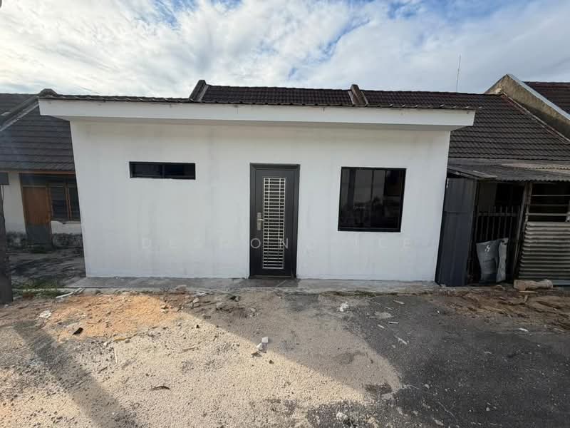 1-storey Terraced House for Sale in Bandar Selesa Jaya (Skudai) - Desmond Lee - Exterior - PropertyGuru.com.my