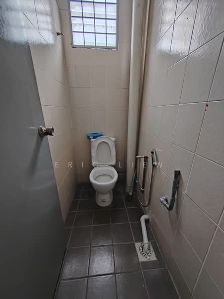 Shop for Rent in Taman Len Seng (Cheras) - Eric Liew - Bathroom - PropertyGuru.com.my