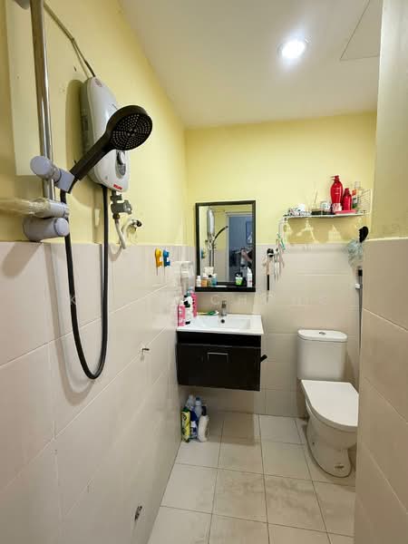 Condominium for Sale at Ridzuan Condominium - Kevin Chong - Bathroom - PropertyGuru.com.my