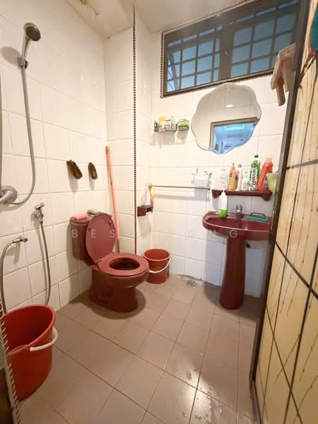 Rumah Teres 2 Tingkat untuk Dijual di Taman Molek (Johor Bahru) - Bess Wong - Bathroom - PropertyGuru.com.my