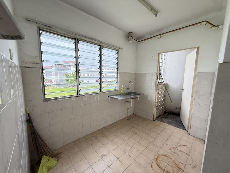 Pangsapuri untuk Dijual di Taman Tasik Utama - Ramona Tan - Kitchen - PropertyGuru.com.my