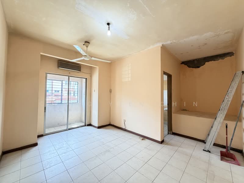 Rumah Teres 3 Tingkat untuk Disewa di Subang Bestari (Shah Alam) - Chong Yien Chin - Living Room - PropertyGuru.com.my