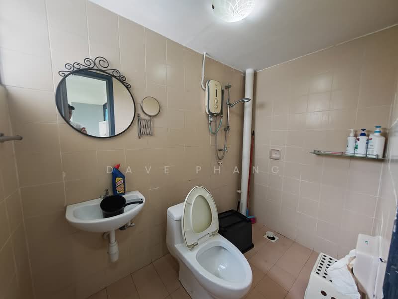 Kondominium untuk Dijual di La Villas Condominium - Dave Phang - Bathroom - PropertyGuru.com.my