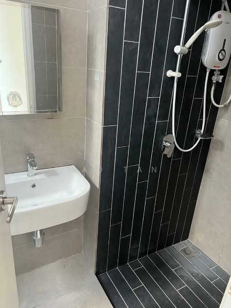 Service Residence for Sale at H2O Residences - Yao Tan - Bathroom - PropertyGuru.com.my