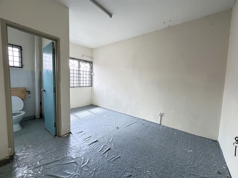 2-storey Terraced House for Sale in Taman Velox (Rawang) - David Lim - Bathroom - PropertyGuru.com.my