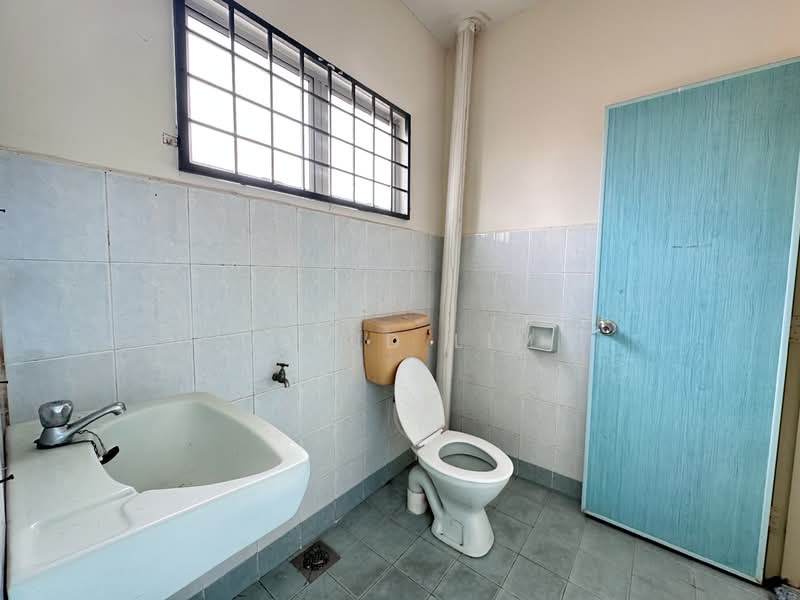 2-storey Terraced House for Sale in Taman Velox (Rawang) - David Lim - Bathroom - PropertyGuru.com.my