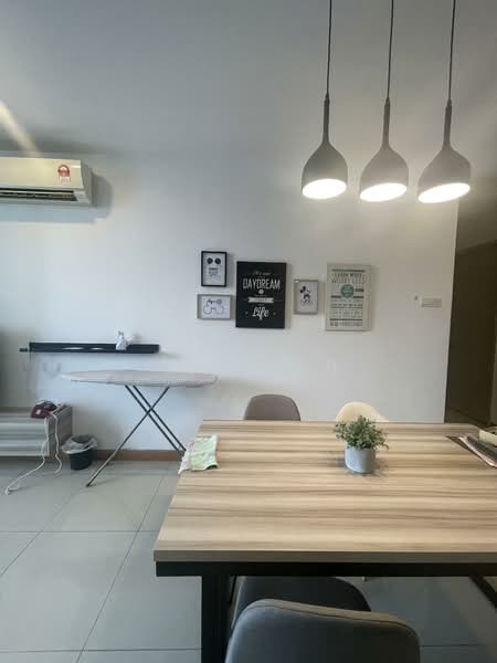 Servis Apartment untuk Dijual di KL Gateway Residences - WAI YAN - Dining Room - PropertyGuru.com.my