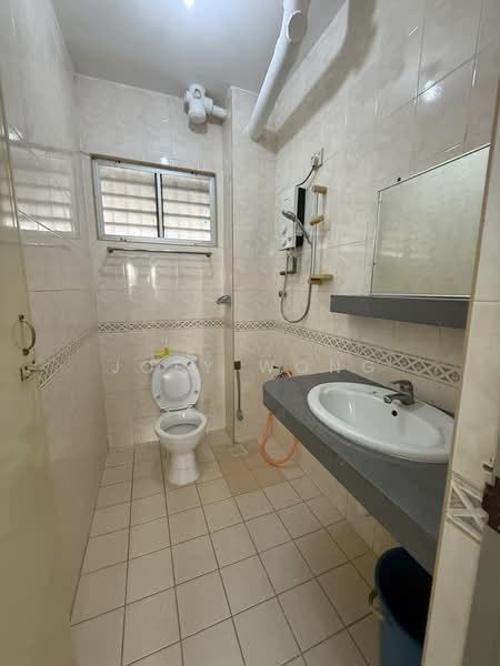 Pangsapuri untuk Dijual di Palm Terrace - Joey Wong - Bathroom - PropertyGuru.com.my