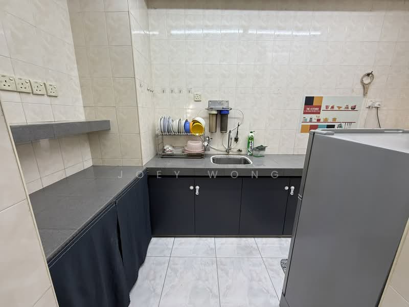 Pangsapuri untuk Dijual di Palm Terrace - Joey Wong - Kitchen - PropertyGuru.com.my