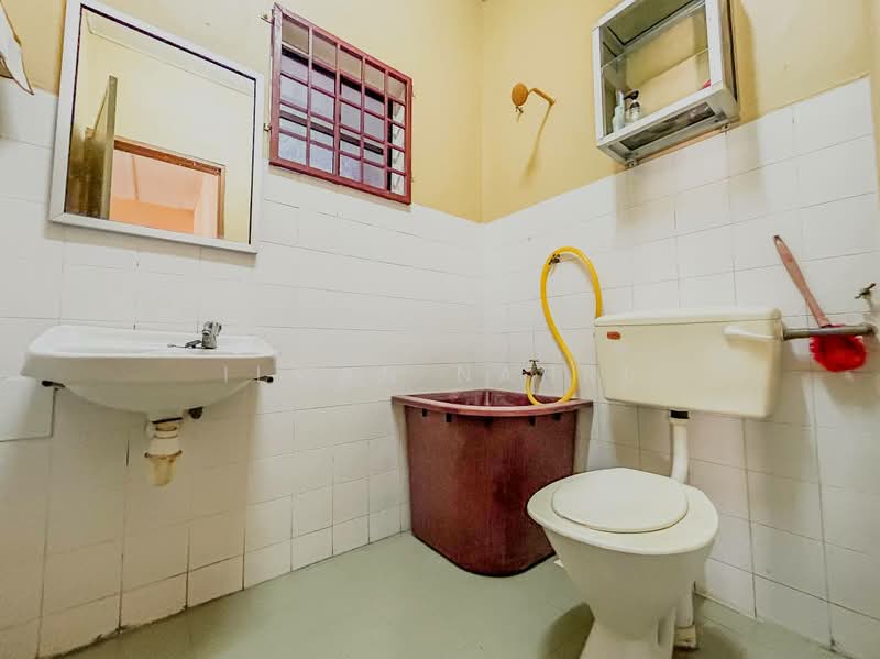 2-storey Terraced House for Sale in Taman Banting Baru (Banting) - Ilman Nahri - Bathroom - PropertyGuru.com.my