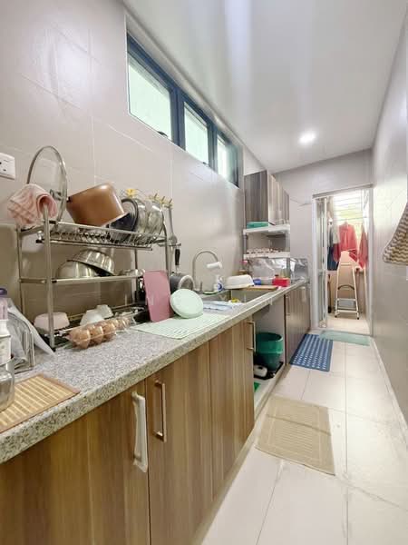 Servis Apartment untuk Dijual di D'Secret Garden (Pangsapuri Kempas Indah) - Ing Xin - Kitchen - PropertyGuru.com.my