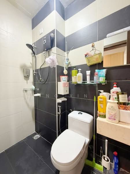 Servis Apartment untuk Dijual di D'Secret Garden (Pangsapuri Kempas Indah) - Ing Xin - Bathroom - PropertyGuru.com.my