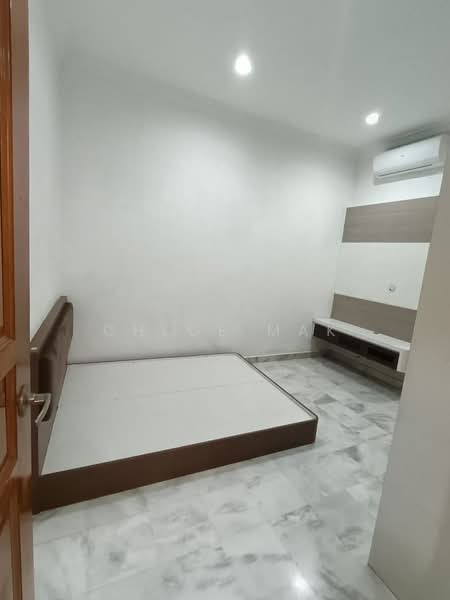Rumah Teres untuk Disewa di Taman Daya (Johor Bahru) - Chloe Mak - Bedroom - PropertyGuru.com.my