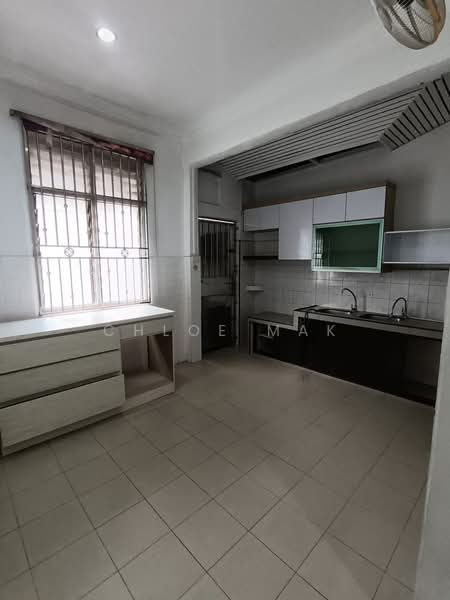 Rumah Teres untuk Disewa di Taman Daya (Johor Bahru) - Chloe Mak - Kitchen - PropertyGuru.com.my