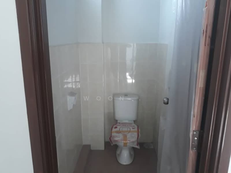 Shop for Rent in Rembia (Melaka) - Woon . - Bathroom - PropertyGuru.com.my