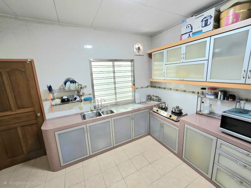 2-storey Terraced House for Sale in Bukit Indah (Iskandar Puteri (Nusajaya)) - Celine Chai - Kitchen - PropertyGuru.com.my