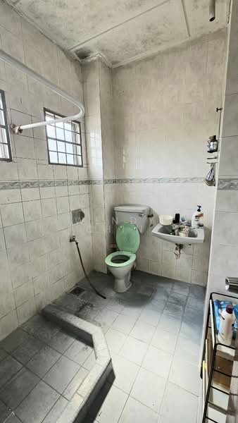 Rumah Teres 2 Tingkat untuk Dijual di TAMAN PUCHONG UTAMA (Puchong) - Wendy Chin - Bathroom - PropertyGuru.com.my