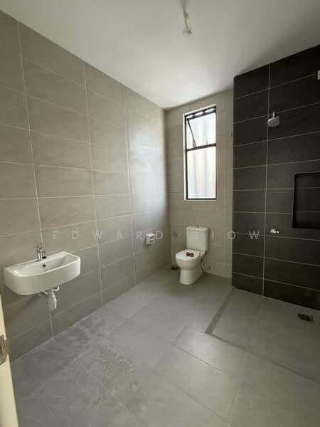 2-storey Terraced House for Rent in Bandar Tiram (Ulu Tiram) - Edward Siow - Bathroom - PropertyGuru.com.my