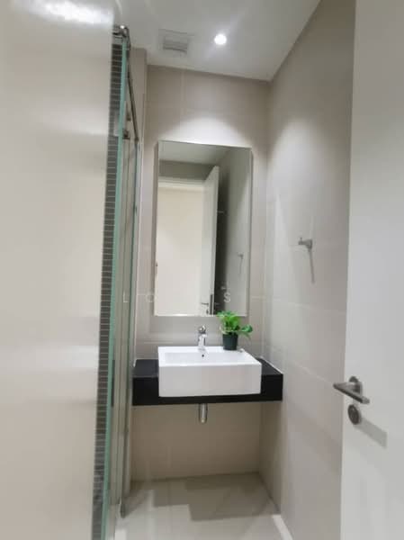 Servis Apartment untuk Disewa di The Sentral Suites - Loges . - Bathroom - PropertyGuru.com.my
