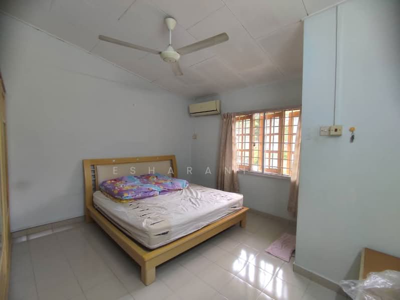 2-storey Terraced House for Sale in Seri Kembangan (Selangor) - Esharani . - Bedroom - PropertyGuru.com.my