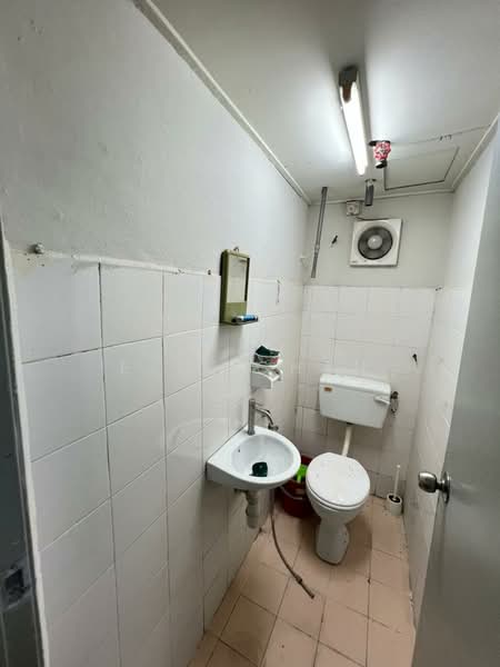 Office for Rent in Kepong (Kuala Lumpur) - Eliz Chan - Bathroom - PropertyGuru.com.my