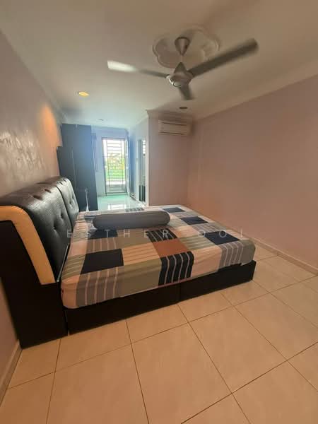 1.5-storey Terraced House for Rent in Perling (Johor) - Esther Ooi - Bedroom - PropertyGuru.com.my