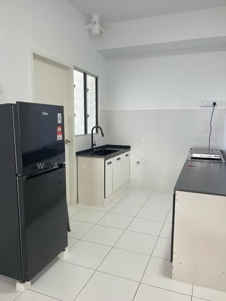 Pangsapuri untuk Disewa di Permas Ville Apartment - Warren Tong - Kitchen - PropertyGuru.com.my