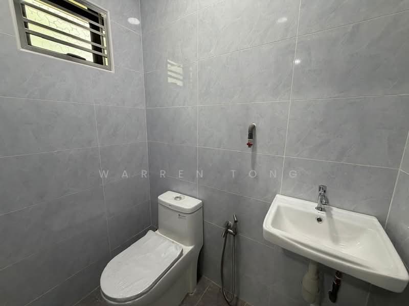 1-storey Terraced House for Rent at Taman Universiti - Warren Tong - Bathroom - PropertyGuru.com.my