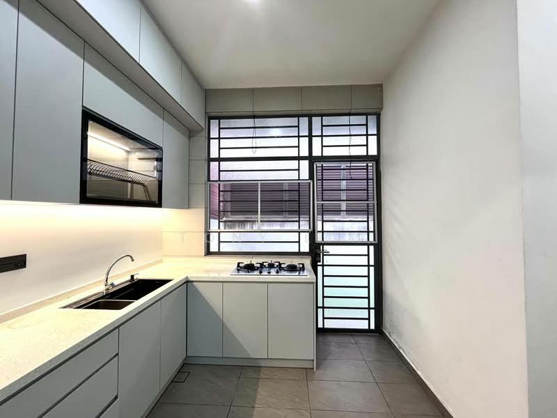 Semi-Detached House for Rent in Senibong Cove (Masai) - Tony Lim - Kitchen - PropertyGuru.com.my