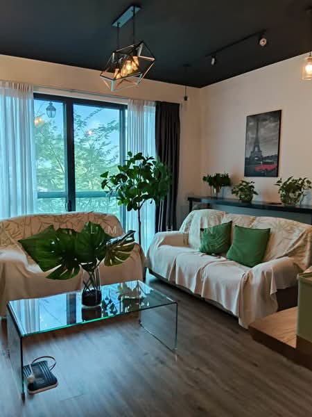 Servis Apartment untuk Dijual di Crescent Bay Suites (Teluk Bayu) - LM Chan - Living Room - PropertyGuru.com.my