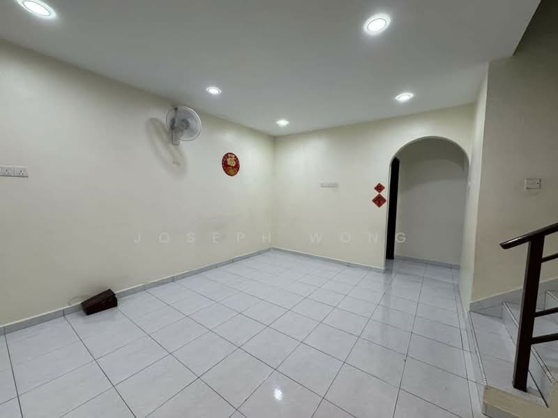 2-storey Terraced House for Rent in Taman Pulai Utama (Skudai) - Joseph Wong - Living Room - PropertyGuru.com.my