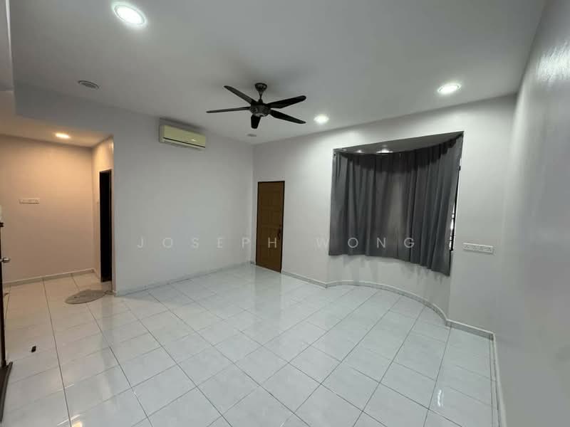 2-storey Terraced House for Rent in Taman Pulai Utama (Skudai) - Joseph Wong - Living Room - PropertyGuru.com.my