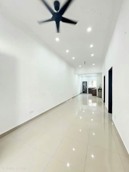 1-storey Terraced House for Sale in Taman Puteri Wangsa (Ulu Tiram) - Joan Sin - Living Room - PropertyGuru.com.my