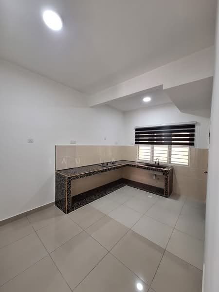2-storey Terraced House for Rent in Rawang (Selangor) - Lau Ia Ein - Kitchen - PropertyGuru.com.my
