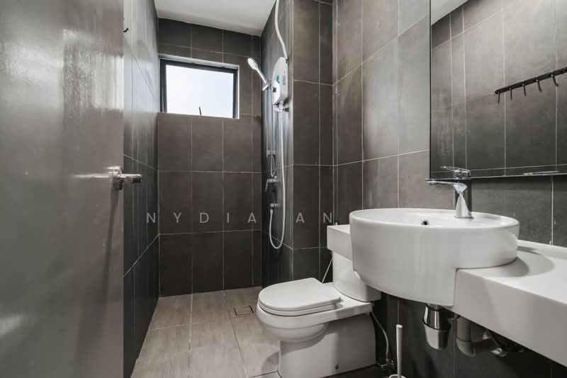 Servis Apartment untuk Disewa di Astoria Ampang - Nydia Anies - Bathroom - PropertyGuru.com.my