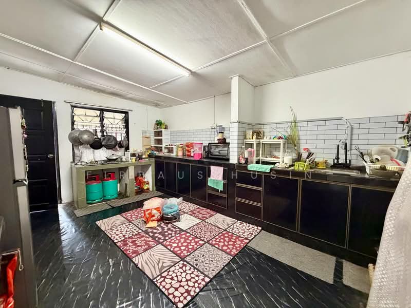 1-storey Terraced House for Sale in Taman Orkid (Klang) - Firdaus Husin - Kitchen - PropertyGuru.com.my