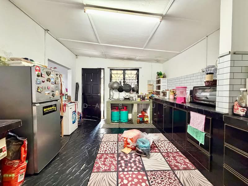 1-storey Terraced House for Sale in Taman Orkid (Klang) - Firdaus Husin - Kitchen - PropertyGuru.com.my