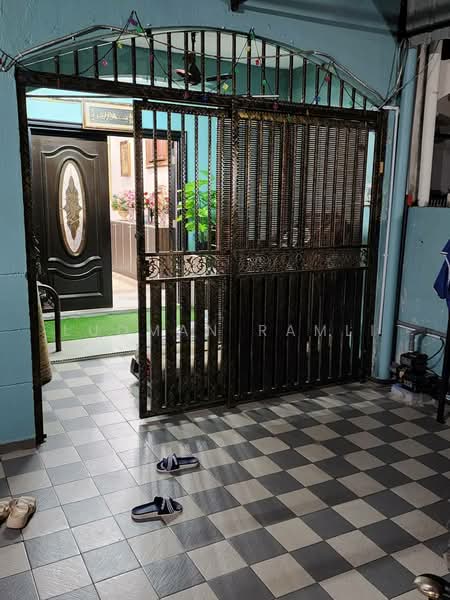1-storey Terraced House for Sale in Ampang (Kuala Lumpur) - Luqman Ramli - Entrance - PropertyGuru.com.my